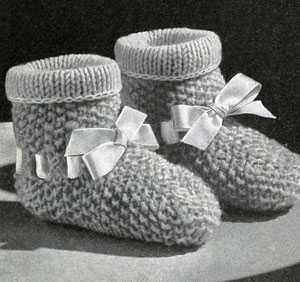 Reversible Knitted Baby Set Pattern booties