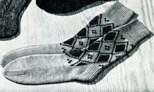 Variation Diamond Socks Pattern