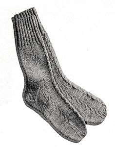 Men's Cable-Stitch Socks Pattern #5720
