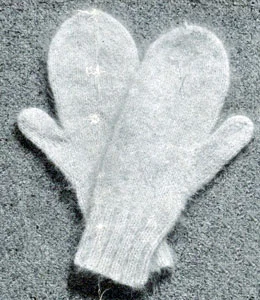Ladies' Angora Mittens Pattern #139