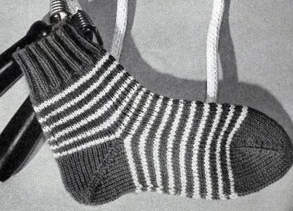 Children's Sock Pattern No. 527 | Sizes 7½ to 10